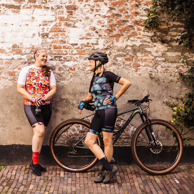 2023-collectie-dames-fietskleding