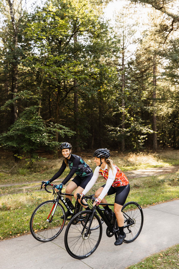 vrouwen-wielrennen-outfits