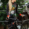 zwart-dames-fietsjack-met-bloemen